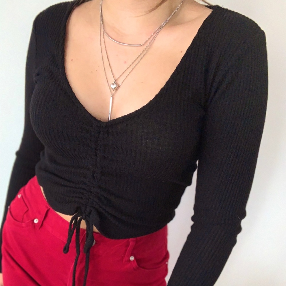 Black crop-top. Perfect for casual outfit.